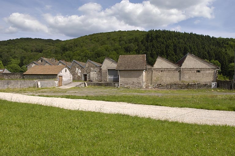 Pignons des ateliers de filature depuis le nord-ouest. © Jérôme Mongreville / Région Bourgogne-Franche-Comté, Inventaire du patrimoine - 2005