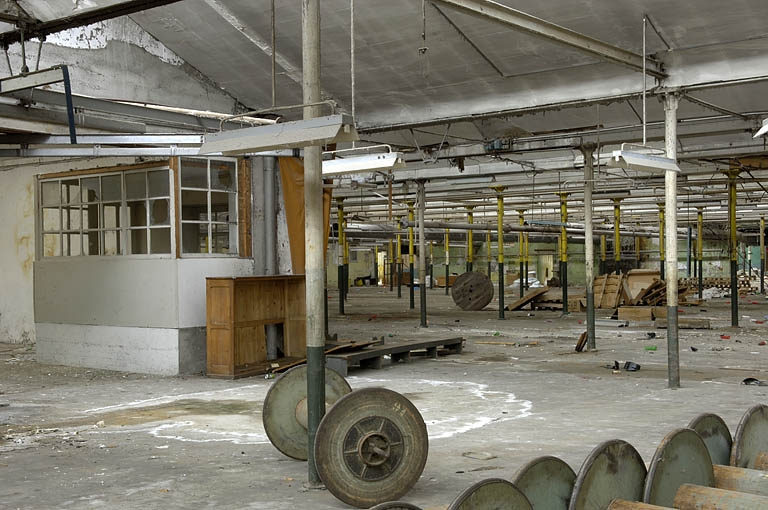 Cabine située à l'entrée de la salle de tissage. © Jérôme Mongreville / Région Bourgogne-Franche-Comté, Inventaire du patrimoine - 2005