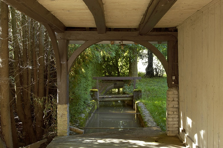 Canal d'amenée. © Jérôme Mongreville / Région Bourgogne-Franche-Comté, Inventaire du patrimoine - 2005