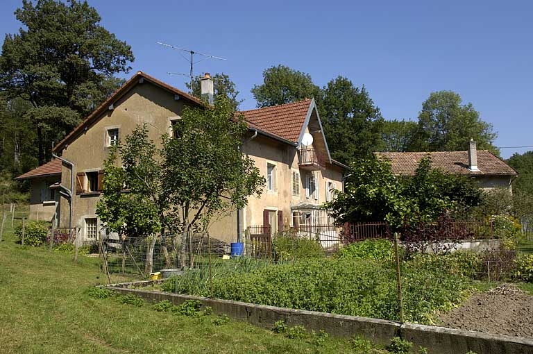 Le moulin vu de trois quarts. © Jérôme Mongreville / Région Bourgogne-Franche-Comté, Inventaire du patrimoine - 2005
