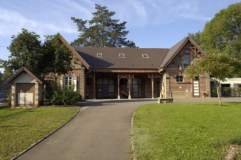 Façade nord de l'ancienne écurie (?). © Jérôme Mongreville / Région Bourgogne-Franche-Comté, Inventaire du patrimoine - 2005