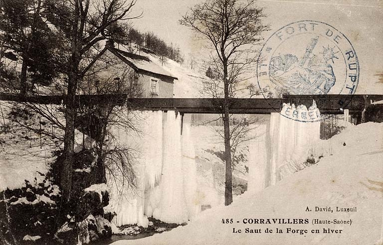 Corravillers (Haute-Saône). Le saut de la Forge en hiver. © Jérôme  Mongreville (reproduction) / Région Bourgogne-Franche-Comté, Inventaire du patrimoine - 2005 Corravillers (Haute-Saône). Le saut de la Forge en hiver. © Jérôme  Mongreville (reproduction) / Région Bourgogne-Franche-Comté, Inventaire du patrimoine - 2005