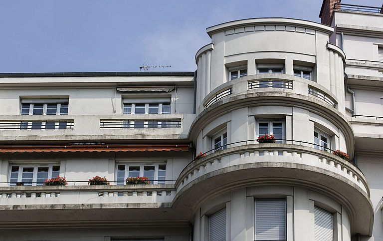 Détail de l'avant corps arrondi : partie supérieure. © Yves Sancey / Région Bourgogne-Franche-Comté, Inventaire du patrimoine - 2006
