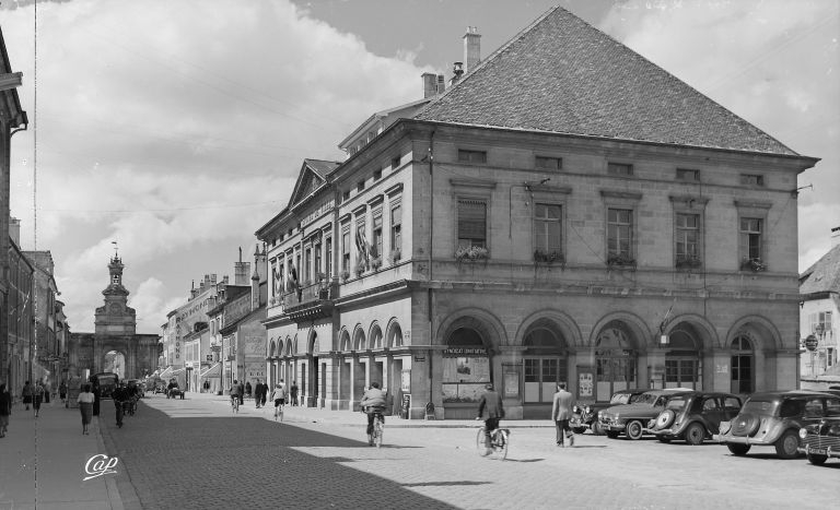  hôtel de ville © Gilbert Poinsot / Région Bourgogne-Franche-Comté, Inventaire du patrimoine - 2006