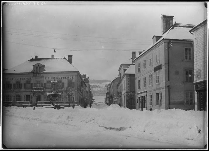 [La place Carnot et la Grande Rue sous la neige], milieu 20e siècle. © Laurent Poupard / Région Bourgogne-Franche-Comté, Inventaire du patrimoine - 2006