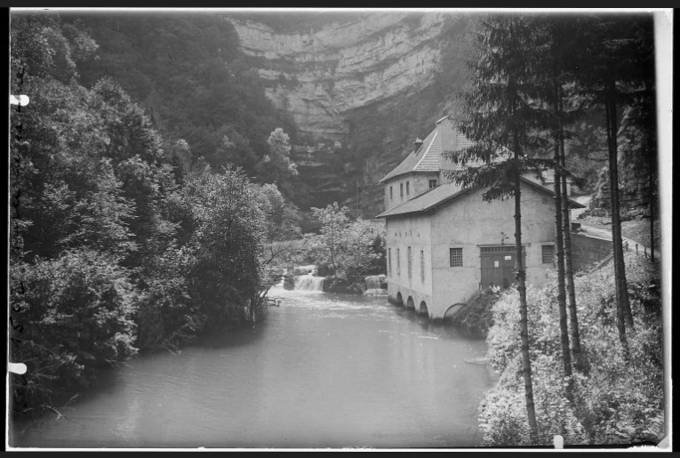 Vue d'ensemble depuis l'aval, photogr., s.d. [vers 1930].  © Jules Manias / Région Bourgogne-Franche-Comté, Inventaire du patrimoine - 2006