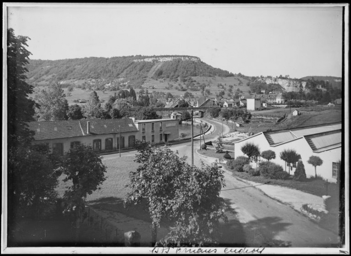 Vue depuis l'étage de l'ancienne scierie, phot., s.d. [vers 1935]. © Jules Manias / Région Bourgogne-Franche-Comté, Inventaire du patrimoine - 2006