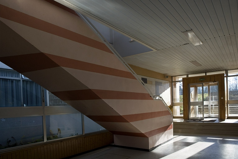 Escalier : traitement graphique du dessous d'escalier. © Yves Sancey / Région Bourgogne-Franche-Comté, Inventaire du patrimoine - 2006