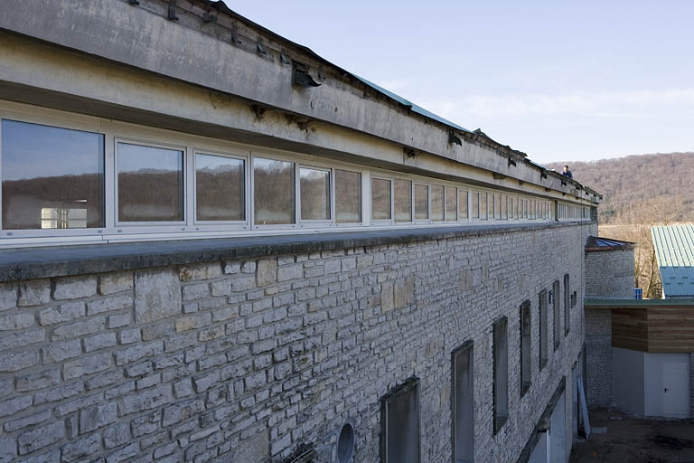 Façade : coursive intérieure, baies. © Yves Sancey / Région Bourgogne-Franche-Comté, Inventaire du patrimoine - 2006