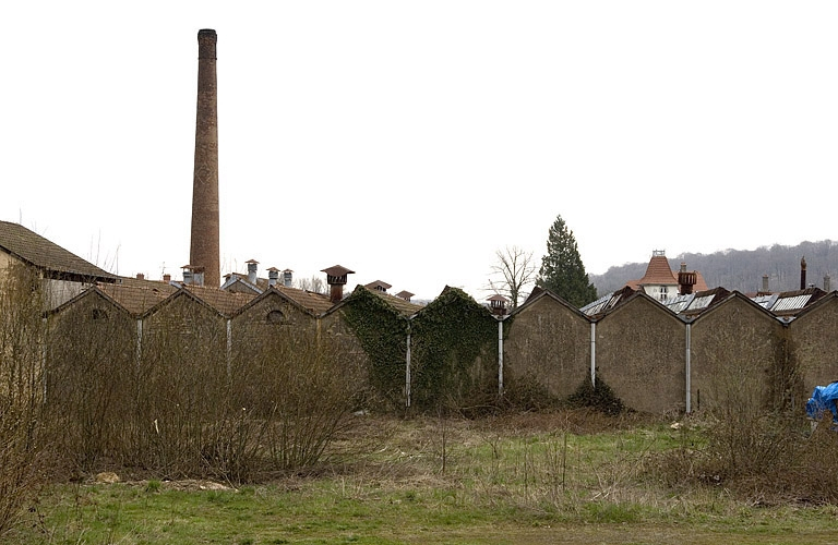 Cheminée et murs-pignons de la salle de tissage. © Jérôme Mongreville / Région Bourgogne-Franche-Comté, Inventaire du patrimoine - 2006