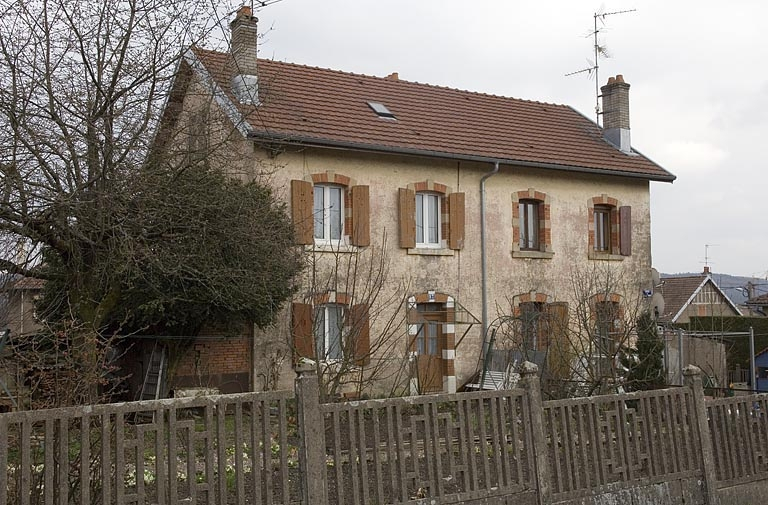 Maison ouvrière à quatre logements (côté rue de Strasbourg). © Jérôme Mongreville / Région Bourgogne-Franche-Comté, Inventaire du patrimoine - 2006