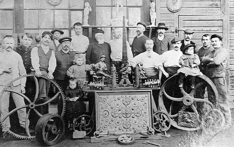 Personnel de la société Cuvier (?). © Jérôme  Mongreville (reproduction) / Région Bourgogne-Franche-Comté, Inventaire du patrimoine - 2006