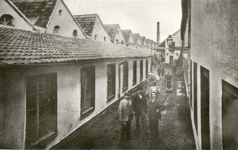 Ateliers de fabrication en rez-de-chaussée. © Jérôme  Mongreville (reproduction) / Région Bourgogne-Franche-Comté, Inventaire du patrimoine - 2006