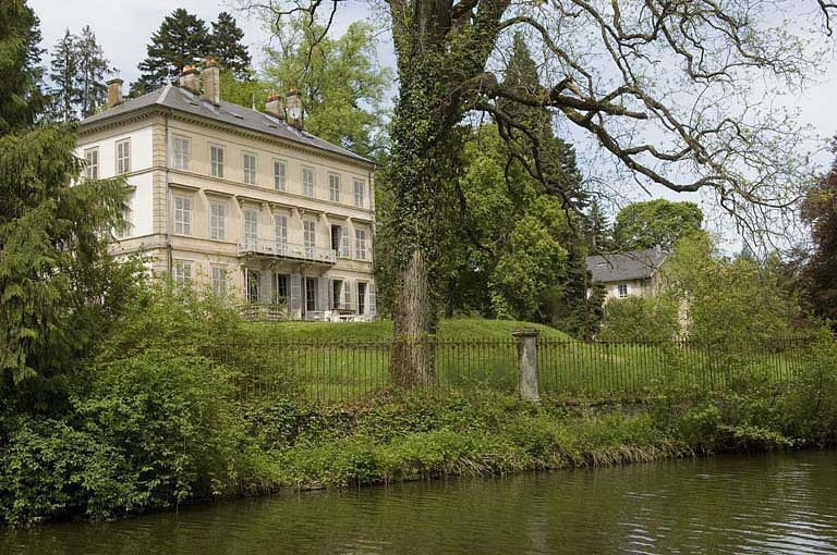 Le parc de la demeure patronale vu depuis le sud. © Jérôme Mongreville / Région Bourgogne-Franche-Comté, Inventaire du patrimoine - 2006