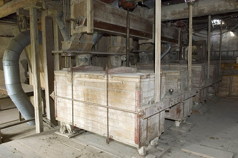 Vue d'ensemble des plansichters (3e étage). © Jérôme Mongreville / Région Bourgogne-Franche-Comté, Inventaire du patrimoine - 2006