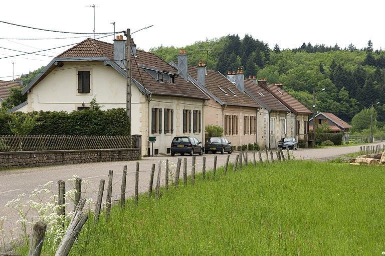 Vue d'ensemble de la cité ouvrière. © Jérôme Mongreville / Région Bourgogne-Franche-Comté, Inventaire du patrimoine - 2006