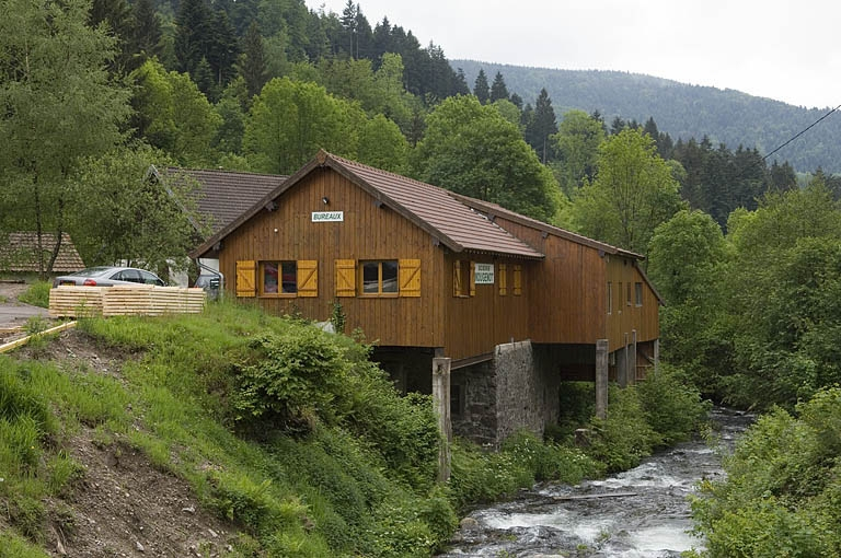 Bâtiment (réhabilité) de la scierie primitive. © Jérôme Mongreville / Région Bourgogne-Franche-Comté, Inventaire du patrimoine - 2006