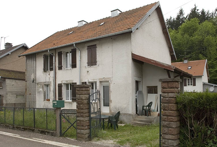 Logement ouvrier double (rue des Cités). © Jérôme Mongreville / Région Bourgogne-Franche-Comté, Inventaire du patrimoine - 2006
