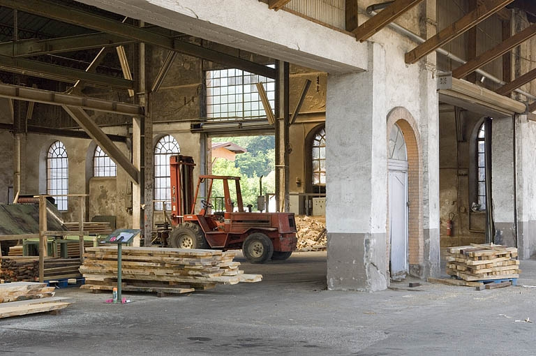 Intérieur de l'atelier de sciage. Vue sur le pignon. © Jérôme Mongreville / Région Bourgogne-Franche-Comté, Inventaire du patrimoine - 2006