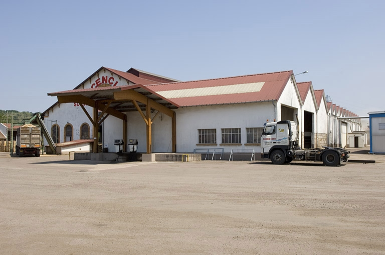 Ateliers de fabrication vus depuis le sud-ouest. © Jérôme Mongreville / Région Bourgogne-Franche-Comté, Inventaire du patrimoine - 2006