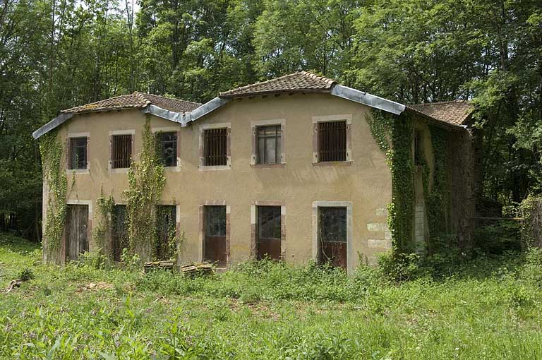 Bâtiment à usage indéterminé (logement, bureau ?). © Jérôme Mongreville / Région Bourgogne-Franche-Comté, Inventaire du patrimoine - 2006