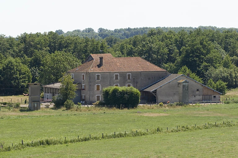 Vue d'ensemble depuis le nord-ouest. © Jérôme Mongreville / Région Bourgogne-Franche-Comté, Inventaire du patrimoine - 2006