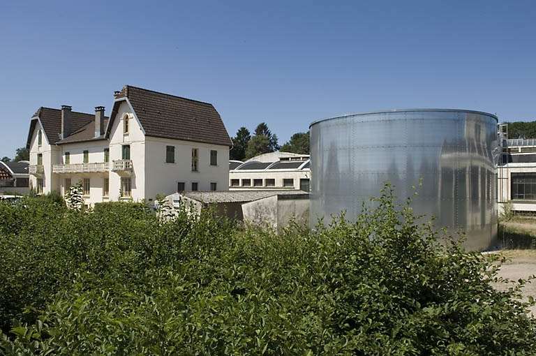 Le bâtiment des bureaux depuis le sud-est. © Jérôme Mongreville / Région Bourgogne-Franche-Comté, Inventaire du patrimoine - 2006