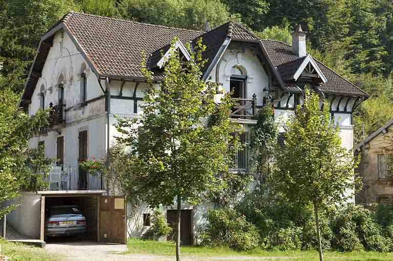 Logement du directeur. Façade postérieure. © Jérôme Mongreville / Région Bourgogne-Franche-Comté, Inventaire du patrimoine - 2006 Logement du directeur. Façade postérieure. © Jérôme Mongreville / Région Bourgogne-Franche-Comté, Inventaire du patrimoine - 2006