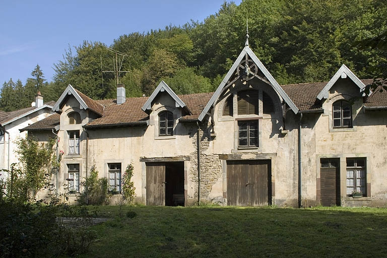 Logement, écuries et remises. © Jérôme Mongreville / Région Bourgogne-Franche-Comté, Inventaire du patrimoine - 2006