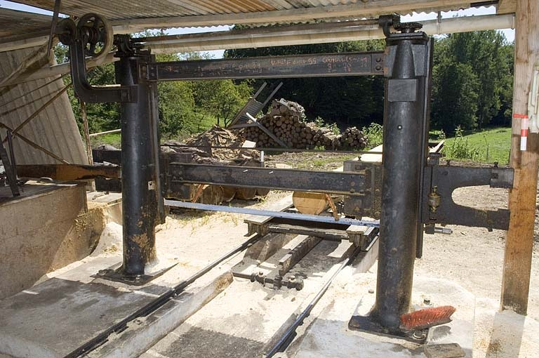 Scie horizontale monolame. Détail du châssis (hameau de la Louvière). © Jérôme Mongreville / Région Bourgogne-Franche-Comté, Inventaire du patrimoine - 2006