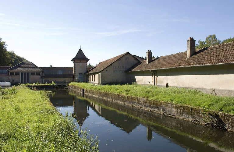 Ateliers et bief d'amenée. © Jérôme Mongreville / Région Bourgogne-Franche-Comté, Inventaire du patrimoine - 2006 Ateliers et bief d'amenée. © Jérôme Mongreville / Région Bourgogne-Franche-Comté, Inventaire du patrimoine - 2006