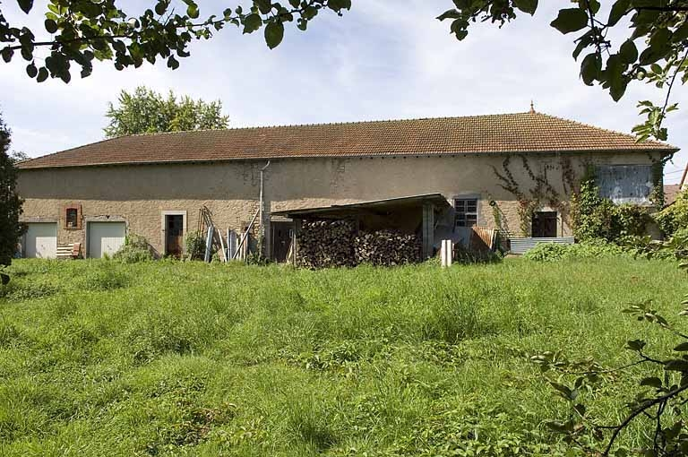 Atelier de distillation. Façade sur le jardin. © Jérôme Mongreville / Région Bourgogne-Franche-Comté, Inventaire du patrimoine - 2006