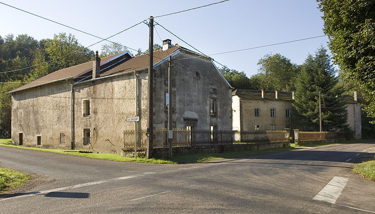 Vue d'ensemble depuis le nord. © Jérôme Mongreville / Région Bourgogne-Franche-Comté, Inventaire du patrimoine - 2006
