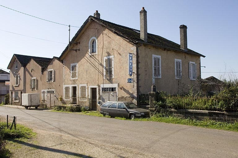 Vue d'ensemble depuis le nord-est. © Jérôme Mongreville / Région Bourgogne-Franche-Comté, Inventaire du patrimoine - 2006