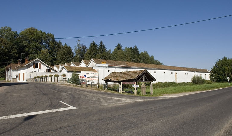 Vue d'ensemble depuis le sud. © Jérôme Mongreville / Région Bourgogne-Franche-Comté, Inventaire du patrimoine - 2006