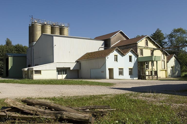 Vue d'ensemble depuis l'ouest. © Jérôme Mongreville / Région Bourgogne-Franche-Comté, Inventaire du patrimoine - 2006