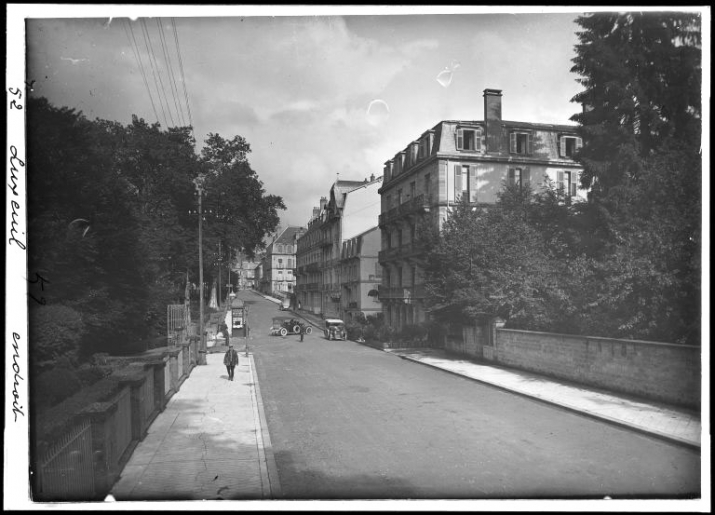 avenue © Jules Manias / Région Bourgogne-Franche-Comté, Inventaire du patrimoine - 2006  avenue © Jules Manias / Région Bourgogne-Franche-Comté, Inventaire du patrimoine - 2006