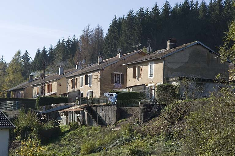 Vue d'ensemble depuis le nord-est. © Jérôme Mongreville / Région Bourgogne-Franche-Comté, Inventaire du patrimoine - 2006