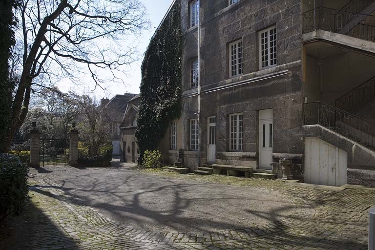 Vue d'ensemble de l'aile sur cour. © Yves Sancey / Région Bourgogne-Franche-Comté, Inventaire du patrimoine - 2007