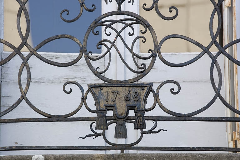Détail de la date dans la ferronnerie du balcon. © Yves Sancey / Région Bourgogne-Franche-Comté, Inventaire du patrimoine - 2007