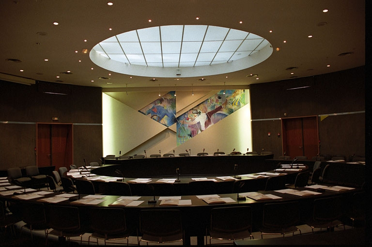 Vue d'ensemble de la grande salle de réunion. © Yves Sancey / Région Bourgogne-Franche-Comté, Inventaire du patrimoine - 2007