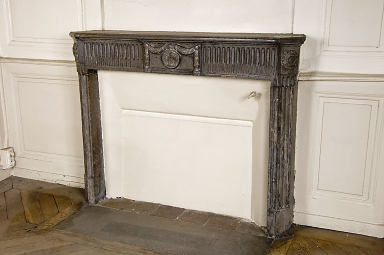 Détail d'une cheminée : pièce au rez-de-chaussée. © Jérôme Mongreville / Région Bourgogne-Franche-Comté, Inventaire du patrimoine - 2007