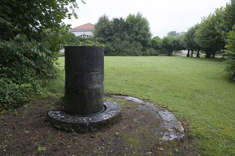 Vestiges de la coupole et du pilier. © Yves Sancey / Région Bourgogne-Franche-Comté, Inventaire du patrimoine - 2007