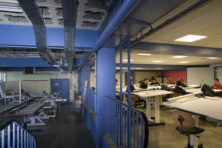 Bâtiment B. Sous-sol. Atelier mécanique et automatisme indutriel. © Yves Sancey / Région Bourgogne-Franche-Comté, Inventaire du patrimoine - 2007