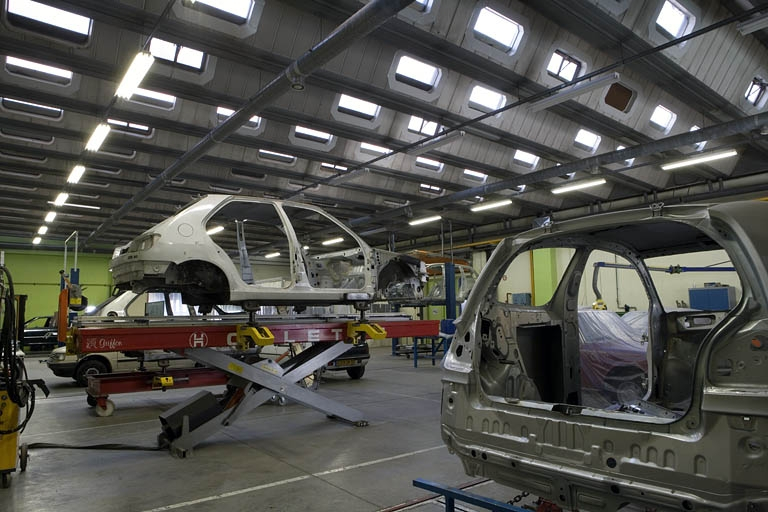 Bâtiment F. Atelier automobile. Peinture en carrosserie. © Yves Sancey / Région Bourgogne-Franche-Comté, Inventaire du patrimoine - 2007