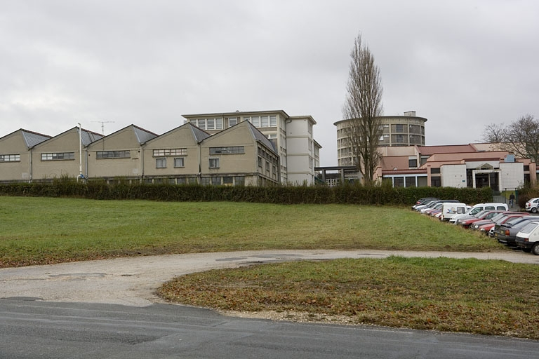 Vue d'ensemble. Façade postérieure du bâtiment B. © Yves Sancey / Région Bourgogne-Franche-Comté, Inventaire du patrimoine - 2007