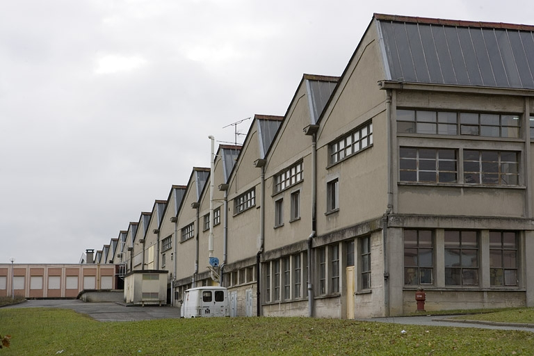 Vue de trois quarts droit bâtiment B. © Yves Sancey / Région Bourgogne-Franche-Comté, Inventaire du patrimoine - 2007