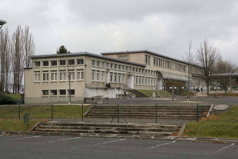 Vue de trois quarts gauche du bâtiment B. © Yves Sancey / Région Bourgogne-Franche-Comté, Inventaire du patrimoine - 2007