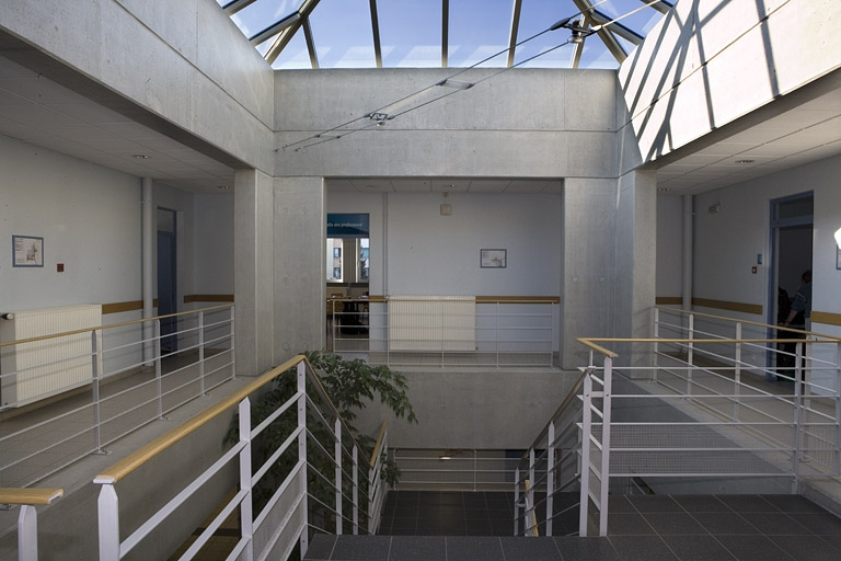 Bâtiment A. Vue de l'escalier de distribution. © Yves Sancey / Région Bourgogne-Franche-Comté, Inventaire du patrimoine - 2007