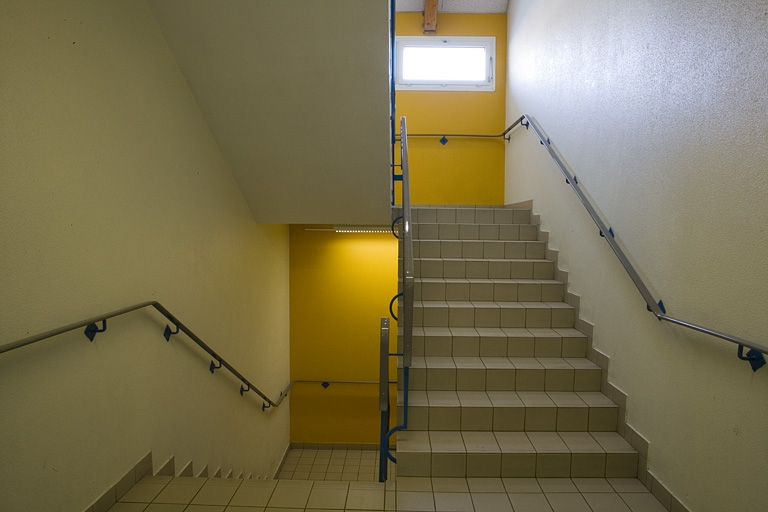 Site récent : escalier tournant à retours. © Yves Sancey / Région Bourgogne-Franche-Comté, Inventaire du patrimoine - 2007 Site récent : escalier tournant à retours. © Yves Sancey / Région Bourgogne-Franche-Comté, Inventaire du patrimoine - 2007